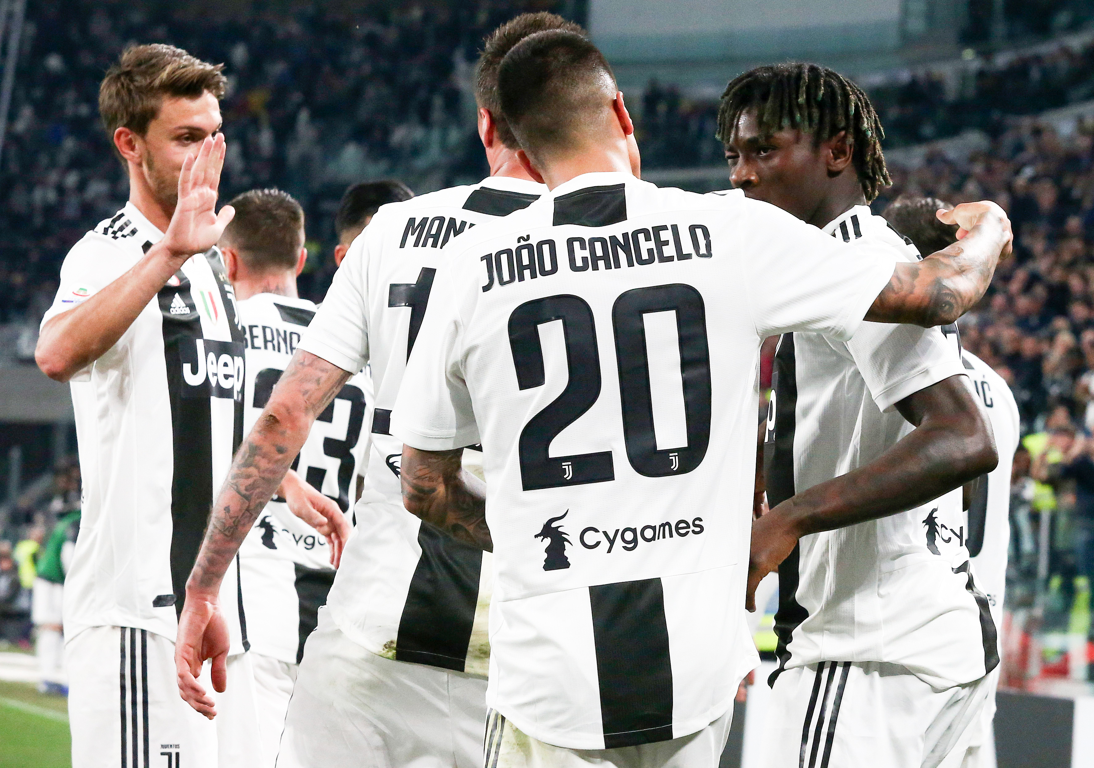 足球中超球队连签三员猛将，阵容升级完成（中超球队连签三大强援，阵容全面升级）