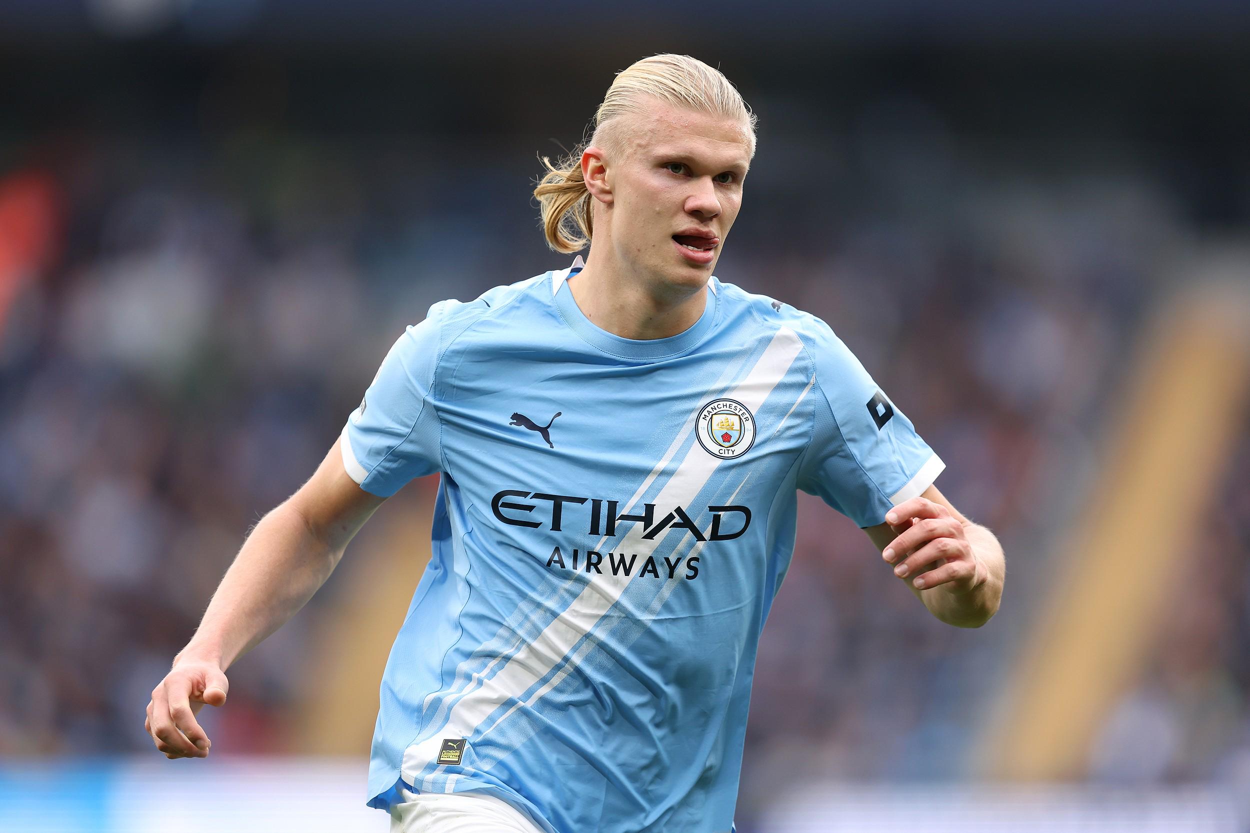 官方：多特与34岁第二门将亚历山大-迈尔续约至2027年