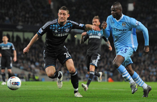 经纪人：埃切维里想回河床但曼城不愿意，他会继续留在欧洲（经纪人：埃切维里盼归河床被曼城拦下，将继续在欧洲效力）