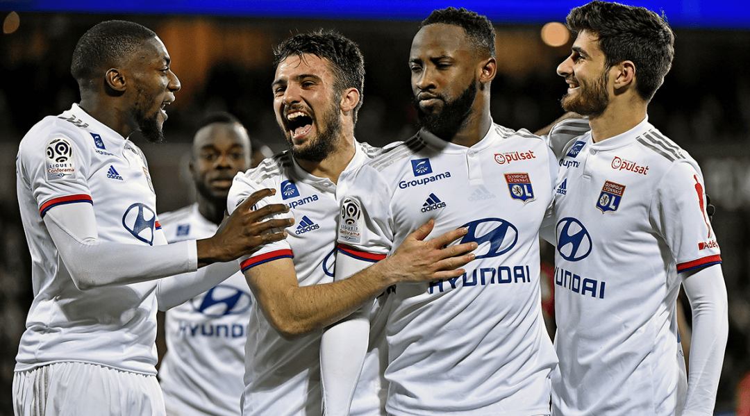 阿夫迪亚成50年来开拓者首位3场砍90+30+30球员