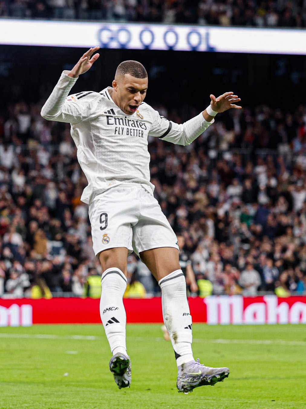 高票当选！孙兴慜世界波连续三年获得韩国足协年度最佳进球（孙兴慜世界波三连庄：高票斩获韩国足协年度最佳进球）