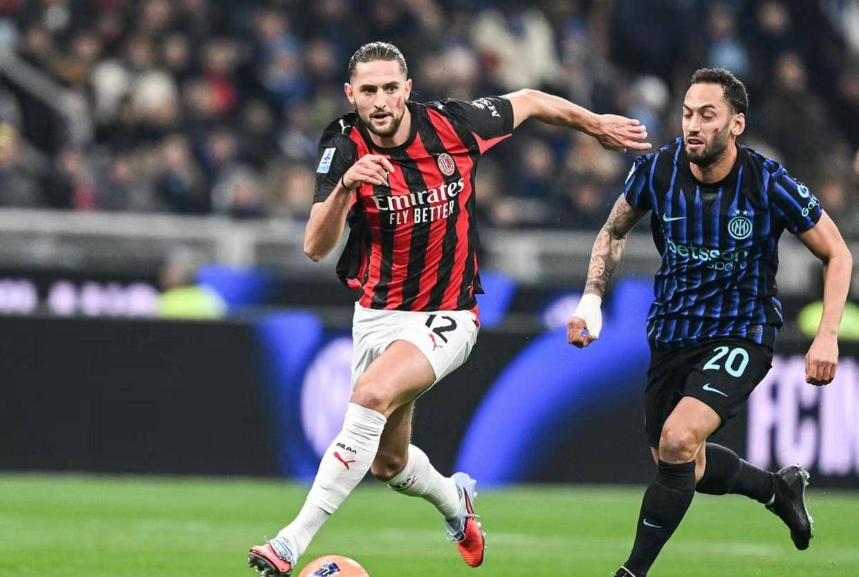 阿贾克斯临时主帅：本菲卡第一球是越位的，这不应该发生