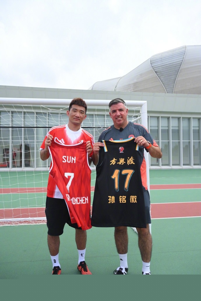 贝尔谈退役原因：父亲生病让我意识到，人生不只有足球（贝尔谈退役抉择：父亲患病让我明白，生活不止足球）