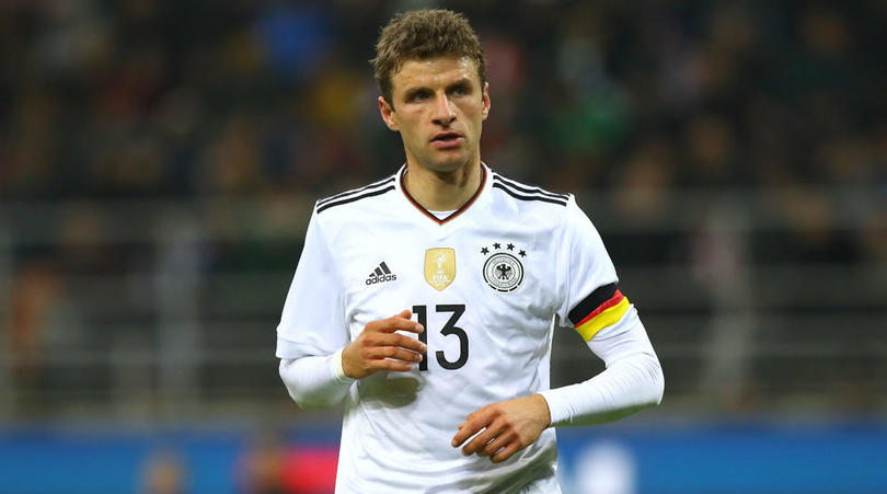 亚冠成都蓉城VS神户胜利船：周定洋坐镇 韦世豪+德尔加多领衔进攻（亚冠前瞻：成都蓉城PK神户胜利船，周定洋镇守中场，韦世豪与德尔加多领衔锋线）